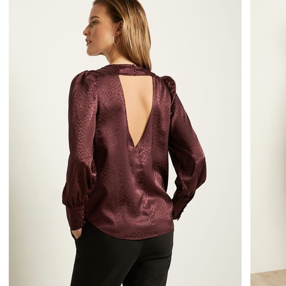 BNWT RW&CO satin burgundy blouse with cut out back - Picture 3 of 6